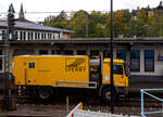 Das Zweiwege-Ultraschall-Schienenprüffahrzeug SPF 101, ein ZARGO - Mercedes-Benz Actros 1832 der Sperry Rail Services Berlin (ex Fahrzeug der Pethoplan GmbH), D-SESAF 99 80 9906 059-7 (eingestellt durch die SES Aus- und Fortbildung e.K., Horst, 97 59 03 536 60-8, fährt am 29 September 2025 auf Messfahrt durch den Bahnhof Betzdorf/Sieg in Richtung Siegen. 

Das Basis Fahrzeug ist ein Mercedes-Benz Actros 1832 K, der Aufbau und die Schienenfahrtechnik wurde 2006 von der ZAGRO Bahn- und Baumaschinen GmbH in Bad Rappenau-Grombach unter der Fabriknummer 3610 gebaut. Für die Straße trägt es das Kennzeichen B-FP 693. 

