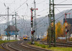 Der Bahnhof Dillenburg an dem diesigen 12.11.2021, Blickrichtung Rbf (Süden):  Im Rbf ist z.Z.