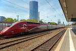   Der SNCB Thalys PBKA 4304 (TGV 43040 / Series 43000 ) als THA 9448 nach Paris Gare du Nord (via Aachen, Lüttich und Brüssel) fährt am 01.06.2019 durch den Bahnhof Köln