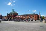   Das Empfangsgebude vom Hauptbahnhof Lbeck am 11.06.2015.