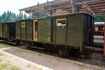 Ehemaliger DR Güter-oder Gepäckwagen (40 50 440 457-2), am 24.08.2013 beim Bahnhof Rennsteig, der historische Wagen wurde für die Erlebnisgastronomie  Gleis 1  umgebaut.