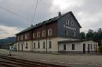   Das Empfangsgebäude vom Bahnhof Cranzahl  im Erzgebirgskreis in Sachsen am 26.08.2013.