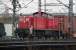 295 068-1 beim Rangieren im Hamburg-Waltershof.20.11.2011