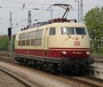 103 184-8 beim Rangieren im Rostocker Hbf.(11.05.2011)