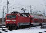 120 201-9 mit RE1 von Rostock Hbf nach Hamburg Hbf beim Rangieren im Rostocker Hbf.11.02.2012