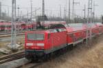 143 564-3 mit S2 Warnemnde-Gstrow bei der Ausfahrt im Rostocker Hbf link´s steht schon die Ablsung.