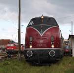 233 233-6+V 200 116 abgestellt im BW Wismar.(25.06.2011)