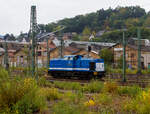 Die V 100-SP-008 / 203 128-4 (92 80 1203 128-4 D-SLG) der SLG Spitzke Logistik GmbH, ex DR 110 529-5, ex DR 112 529-3, ex DR 202 529-4, ex DB 202 529-4, rangiert am 30 September 2025 im Rbf Betzdorf/Sieg.

Die V 100.1 wurde 1973 von LEW (VEB Lokomotivbau Elektrotechnische Werke „Hans Beimler“ Hennigsdorf) unter der Fabriknummer 13568 gebaut und an die DR als 110 529-5 ausgeliefert. Der Umbau in DR 112 529-3 erfolgte 1985, eine Umzeichnung in 202 529-4 erfolgte 1992 und 1994 ging sie dann mit in die DB über. Die z-Stellung und Ausmusterung erfolgten 1997/1998. Dann ging sie zur SFZ - Schienenfahrzeugzentrum Stendal, ab 01.11.2002 ALS - ALSTOM Lokomotiven Service GmbH, dort wurde sie auch 
gemäß Umbaukonzept BR 203.1 umgebaut. Seit dem 20.07.2007 fährt sie nun für die SLG - Spitzke Logistik GmbH in Großbeeren als V 100-SP-008 (80 1203 128-4 D-SLG).

TECHNISCHE DATEN:
Spurweite: 1.435 mm (Normalspur)
Achsanordnung: B'B' 
Länge über Puffer: 14.240 mm
Radsatzabstand im Drehgestell: 2.300 mm
Drehzapfenabstand: 7.000 mm
Kleinster befahrbarer Gleisbogenradius: 100 m
Dienstgewicht: 68 t
Leistungsübertragung: dieselhydraulisch
Höchstgeschwindigkeit: 100 km/h
Kleinste Dauerfahrgeschwindigkeit: 11,1 km/h

Motortyp: Caterpillar 3512 B DI-TA
Motorbauart: 12-Zylinder-Dieselmotor mit Direkteinspritzung, Abgasturbolader und Ladeluftkühlung
Motorleitung: 1.305 kW (1.775 PS) bei 1.600 U/min
Hubraum: 51,8 l (Bohrung-Ø 170 x Hub 190 mm)
Motorgewicht: 6.537 kg
Getriebe: Voith Strömungsgetriebe GSR 30/5,7
Betriebsstoffvorräte: 2.500 l (Dieselkraftstoff)
Bremse: Klotzbremse, KE-GP m. Z