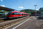 Siegtal pur 2022: Zwei gekuppelte diesel-elektrische Bombardier Talent (644 055 / 644 555 und 644 046 / 644 546) der DB Regio NRW (VAREO), erreichen am 03.07.2022 als Sonderzug RE 9 (Siegen –