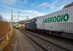 Whrend ein Alstom Coradia LINT 41 der HLB (Hessische Landesbahn), am 12.03.2022, als RB 90  Westerwald-Sieg-Bahn  (Siegen - Au/Sieg – Altenkirchen – Westerburg – Limburg(Lahn),