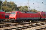 120 204-3 mit RE 4307 von Hamburg Hbf nach Rostock Hbf bei der Einfahrt im Rostocker Hbf.04.10.2015