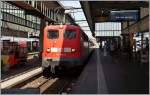 Die DB 115 198-4 (UIC N° 91 80 6 115 198-4 D-DB) ist mit ihrem IC 280 in Stuttgart Hbf (bzw.