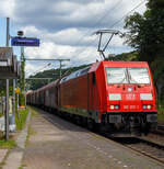 Die 185 357-1 (91 80 6185 357-1 D-DB) der DB Cargo AG fährt am 08 August 2024 mit einem Coilzug (Drehgestellflachwagen mit verschiebbarem Planenverdeck der Gattung Sahimms u.ä.) durch