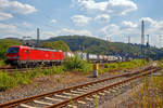 Die 193 334 (91 80 6193 334-0 D-DB) der DB Cargo AG fhrt am 08.08.2020 mit einem KLV-Zug durch Betzdorf (Sieg) in Richtung Kln.