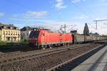 Bleierzzug mit 185 015 durcheilt am 28 April 2018 Konz.