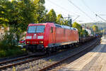 Die 185 005-6 (91 80 6185 005-6 D-DB) der DB Cargo AG fährt am 17 September 2024 mit einem gemischten Güterzug durch den Bahnhof Kirchen (Sieg).