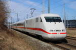 401 002-1 als ICE 737(Rostock-Köln)bei der Ausfahrt im Rostocker Hbf.03.04.2021