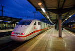 Der ICE 1 (Tz 177) 401 577-2 / 401 077-3 „Basel“ mit dem Schriftzug  25 Jahre ICE, in Kooperation mit SBB CFF FFS  hat am 16.12.2017, als ICE 70 (Chur - Hamburg-Altona) den Hbf Karlsruhe