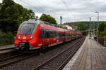 Wieder auf Dienst-/Leerfahrt von Siegen nach Aachen, die beiden gekuppelten vierteiligen Talent 2 der DB Regio NRW 442 258 / 442 758 und 442 761 / 442 261 durchfahren am 21 Juni 2024 den Bahnhof