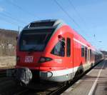 429 030 hattem am 05.03.2012 eine kurze Strecke vor sich als RE 13158  von Sassnitz ber Lancken und Sagard nach Lietzow(Rgen)kurz vor der Abfahrt um 10.03 Uhr im Bahnhof Sassnitz