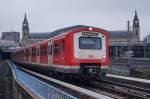 HVV: S 21 Elbgaustrasse bei der Ausfahrt aus dem Hauptbahnhof Hamburg am 17.