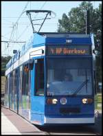 Moderne Stra�enbahn in Rostock.