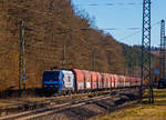 Die an die RBH Logistics vermietete 145 069-1 (91 80 6145 069-1 D-DB) der DB Cargo AG fährt am 01.03.2021, mit einem Schüttgutwagenzug (leere 4-achsige offene Schüttgutwagen mit