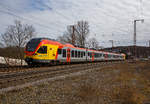 Der 5-teilige Stadler Flirt 429 044 / 429 544 der HLB (Hessischen Landesbahn) fährt am 20.03.2021, als RE 99  Main-Sieg-Express  (Frankfurt - Gießen - Siegen), durch Rudersdorf (Kr.