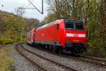 Die 146 006-2 (91 80 6146 006-2 D-DB) der DB Regio NRW schiebt, den RE 9 - Rhein Sieg Express (RSX) Siegen - Köln – Aachen, am 02 November 2024 Steuerwagen voraus von Kirchen (Sieg) weiter