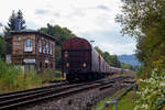 Nun fährt die KSW 44 (92 80 1271 004-4 D-KSW) eine MaK G 1000 BB der KSW (Kreisbahn Siegen-Wittgenstein), am 02 Oktober 2024 mit einem Übergabezug (leere Wagen), vom Rangierbahnhof der KSW