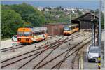 Ein Blick auf den Bahnhof von Orbe mit den beiden defekten TRAVYS Be 2/2 14 und Be 4/8 004.