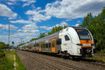   Zwei gekuppelte vierteilige Siemens Desiro HC (462 048 und 462 042) erreichen am 30.05.2020, als RE 5  Rhein-Express  (Koblenz Hbf – Wesel), den Bf.