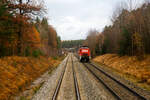 Die 294 580-6 (98 80 3294 580-6 D-DB), eine remotorisierte V 90 der DB Cargo AG fhrt am 24.11.2022 al LZ (Lokzug), bei Maxhtte (km 31) die Bahnstrecke Bahnstrecke Regensburg - Schwandorf  - Weiden