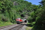 218 835-7 war am 28.05.2020 im Auftrag des DB Museums unterwegs und überführte zwei TEE-Wagen von Frankfurt-Griesheim nach Koblenz-Lützel.