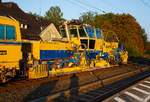 Die Plasser & Theurer Schotterverteil- und Planiermaschine SSP 110 SW, Schweres Nebenfahrzeug Nr.