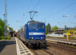   Die beiden 151er  RBH 274 (151 127-8) und RBH 272 (151 081-7) fahrren am 20.04.2018 mit einem Kohlezug durch den Bahnhof Bonn-Beul in Richtung Sden.