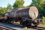 Vierachsiger 34 m³ Drehgestell-Kesselwagen mit Bremserbühne, 33 80 7874 187-7 D-VTG, der Gattung Zaces, der VTG Rail Europe GmbH (Hamburg), abgestellt am 18 September 2024 in Herdorf, im