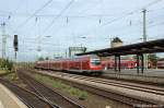 Am Bremer Hbf fhrt gerade die (RB 28625) von Bremen-Vegesack nach Verden(Aller) in den Bahnhof ein und geschoben von der 143 651-8.