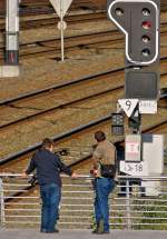 . Warten auf die Züge in Liège Guillemins am 18.10.2014. (Hans)