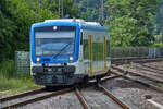 Dieseltriebzug 650 350, der Hunsrückbahn, erreicht von Traben-Trarbach kommend den Bahnhof von Bullay. 07.2022