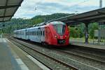 Diverses/783281/db-1440-512-aus-trier-kommend DB 1440 512 aus Trier kommend fährt in den Bahnhof von Bullay ein. 07.2022