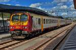 CFL Z2 2014, kommt von Diekirch in den Bahnhof von Ettelbrück eingefahren, von hier bedient dieser Zug alle Bahnhöfe bis zur Stadt Luxemburg.