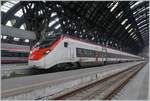 Ein SBB  Giruno  RABe 501 wartet in Milano Centrale auf die Weiterfahrt nach Venezia SL.