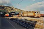 Ein Blick auf den Bahnhof von Taormina-Giardini. Da ich nicht über Aufzeichnungen zu diesem Bild verfüge, interpretiere ich ide Szene folgendermassen: Auf Gleis 3 wartet die FS 646 044 mit ihrem Regionalzug die Überholung des IC aus Roma nach Catania (oder Siracusa) ab. Die FS E 656 097 ist mit ihrem IC  wie zu sehen bereits eingetroffen.

Analogbild vom April 1994