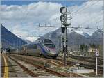 Ein FS Trenitalia ETR 610 in CIS-Farbgebung wartet in Domodossola auf die Weiterfahrt nach Milano. 

31. März 2010 