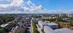 Blick  ber die Stadt Luxemburg in verschiedene Himmelsrichtungen aus dem Riesenrad auf der Kirmes (Fouer) in Stadt Luxemburg.