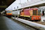 CFL Altlok 804 rangiert auf dieser Scanbild in Luxembourg Gare Centrale am 24 Juli 1998.