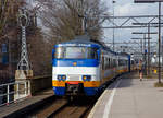   Einfahrt zweier gekuppelter NS  Plan Y (Mat '74) am 31.03.2018 in den Bahnhof Amsterdam Centraal.