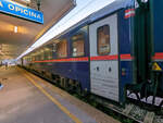 Der Bmz Sitzwagen A-ÖBB 78 81 21-91 153-6, als Wagen Nr.