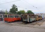 STRASSENBAHNBETRIEBE IN POLEN
Historische Strassenbahn in BRESLAU
Die am 19. August 2014 in Breslau per Zufall entdeckten Strassenbahnen warten im Freien abgestellt auf die Aufarbeitung. Auf die Breslauer Strassenbahnfreunde wartet somit noch viel Arbeit.  
Foto: Walter Ruetsch